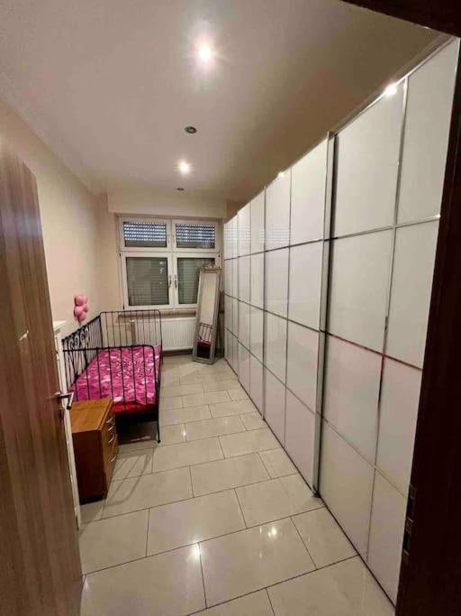 Modernes Appartement In Guter Lage In إسن المظهر الخارجي الصورة