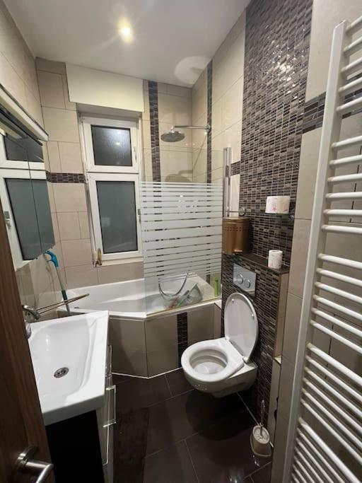 Modernes Appartement In Guter Lage In إسن المظهر الخارجي الصورة